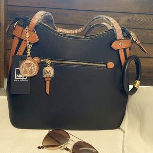 Medium size MK purse, tote style also crossbody